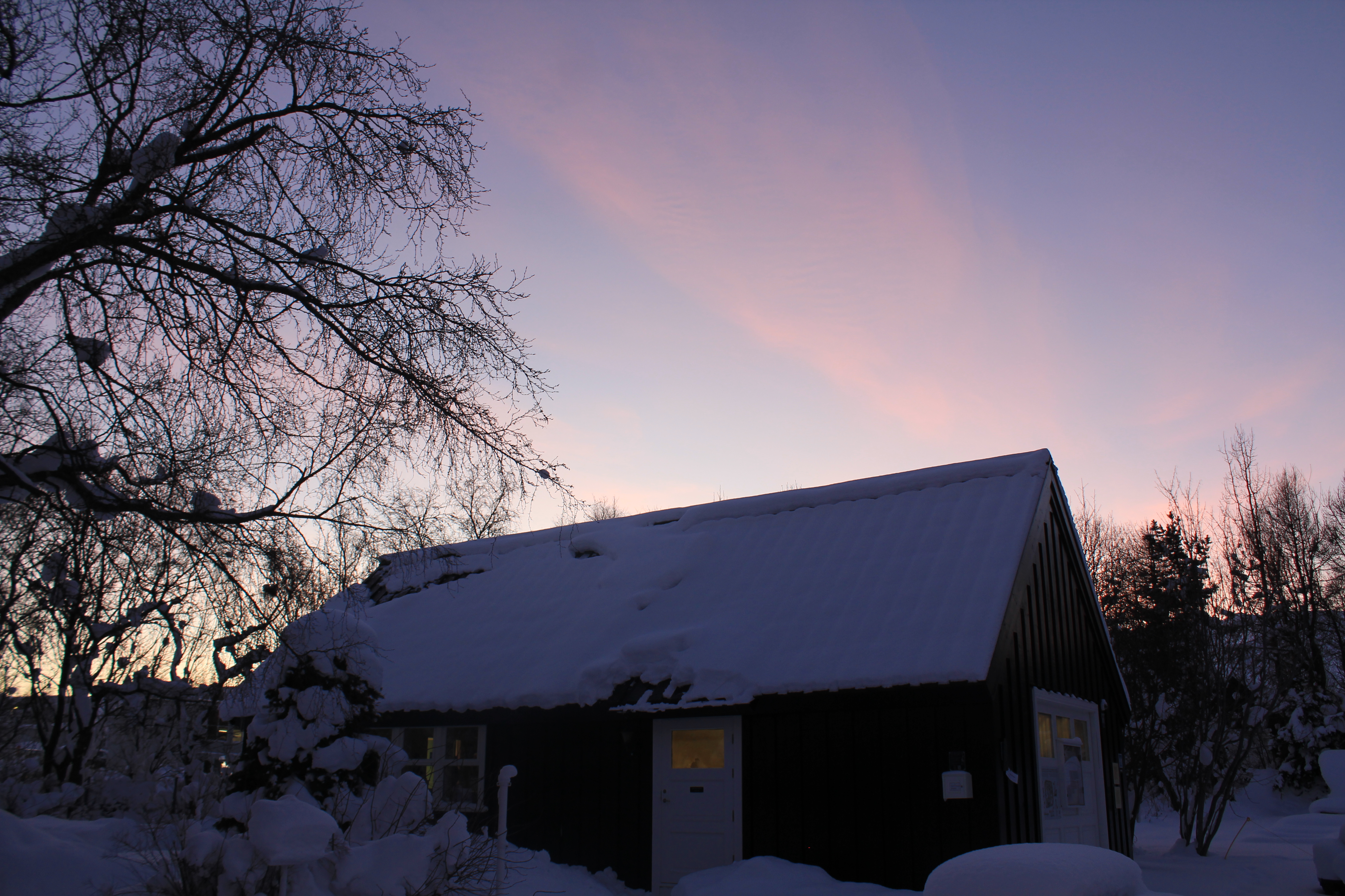 Jónshús á kvöldin